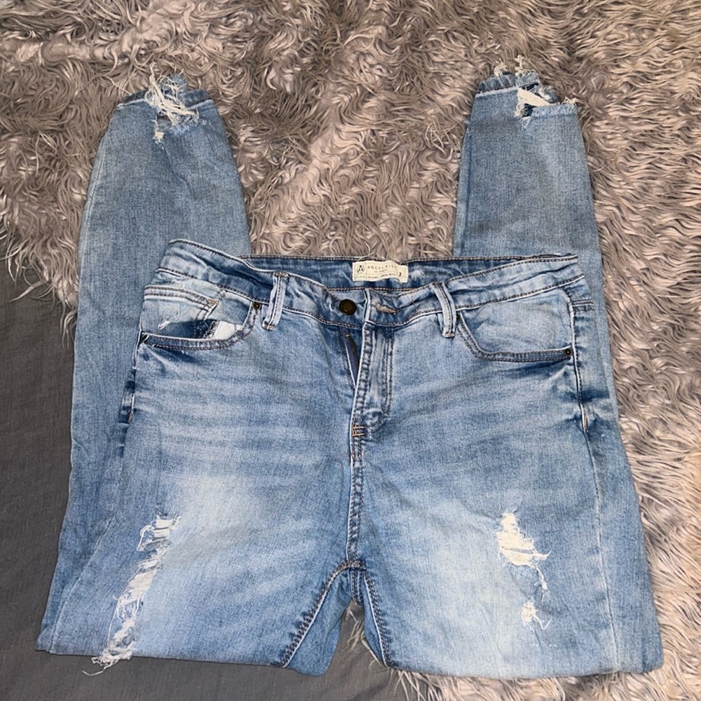 Angle kiss midrise jeans